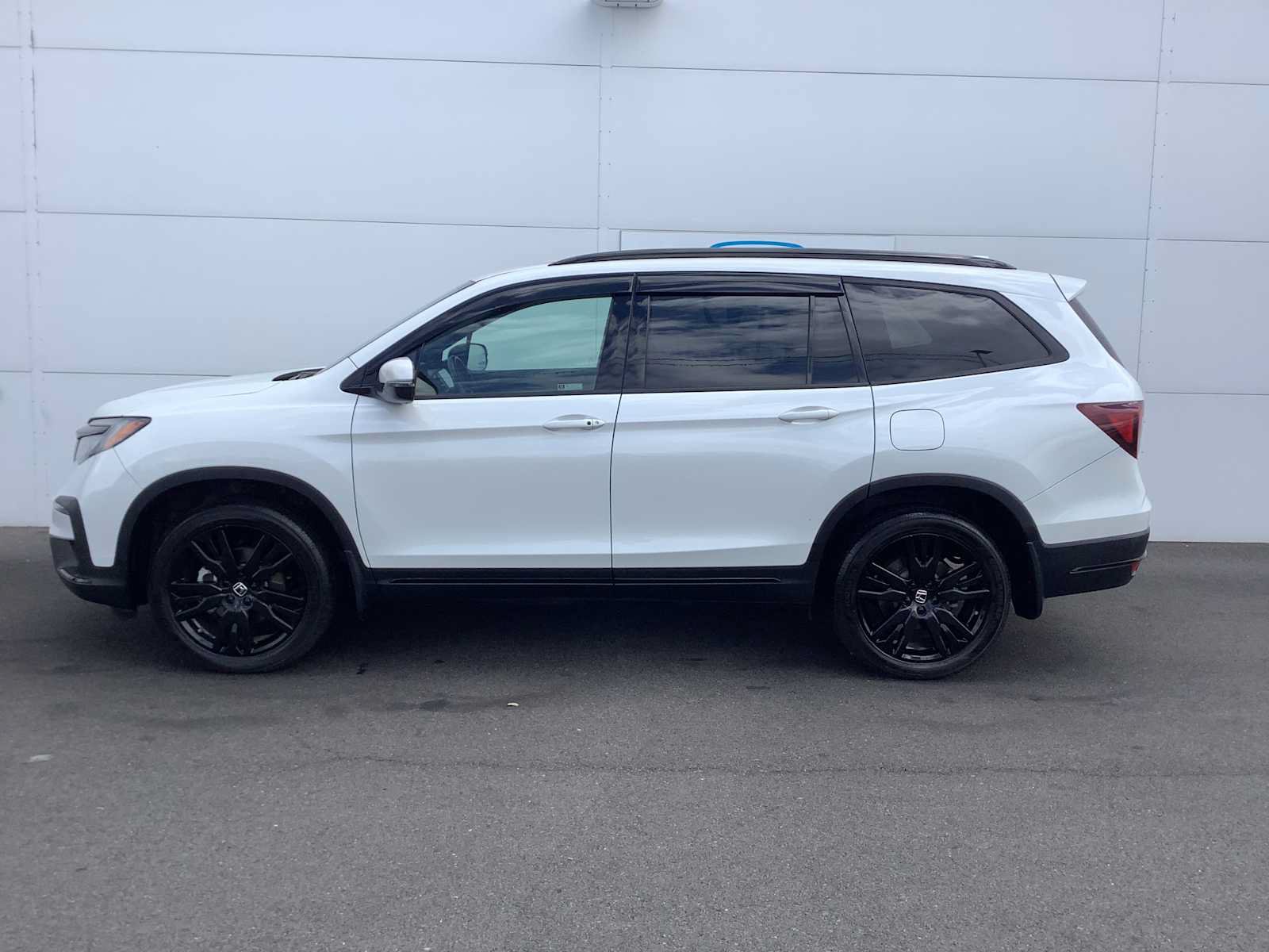 Certified 2022 Honda Pilot Black Edition image 2