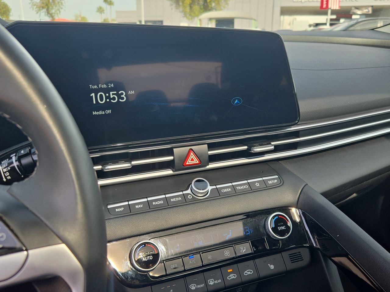 Used 2025 Hyundai Elantra Limited image 19