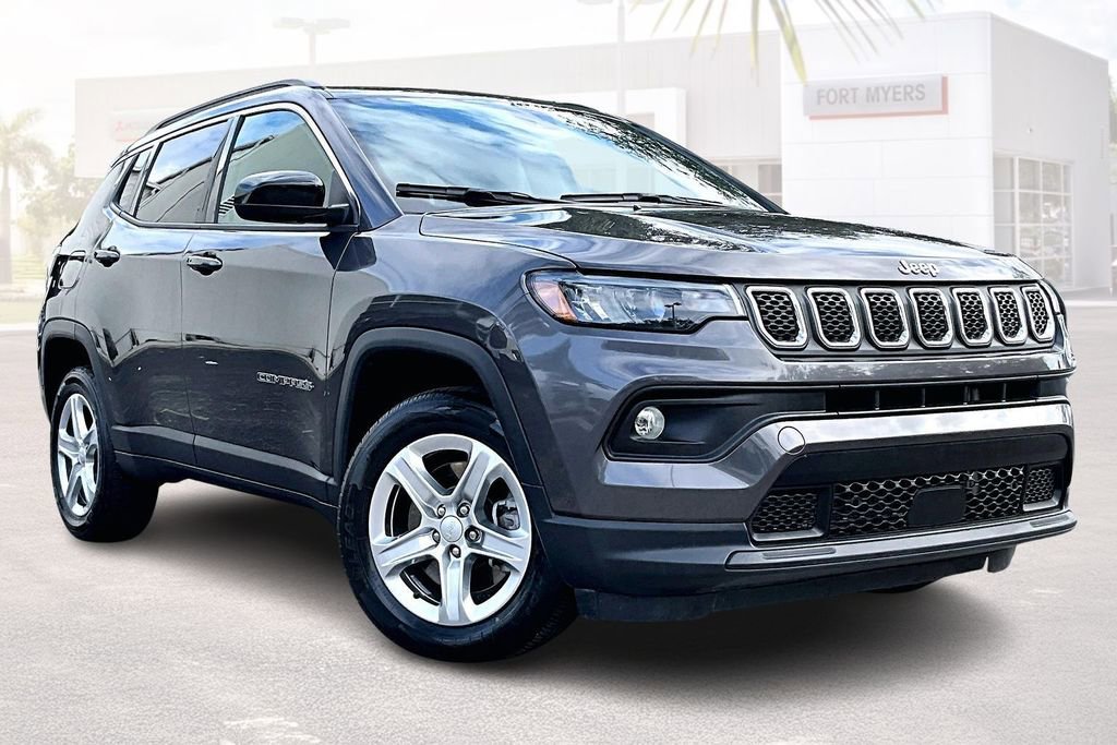 Used 2024 Jeep Compass Latitude image 1