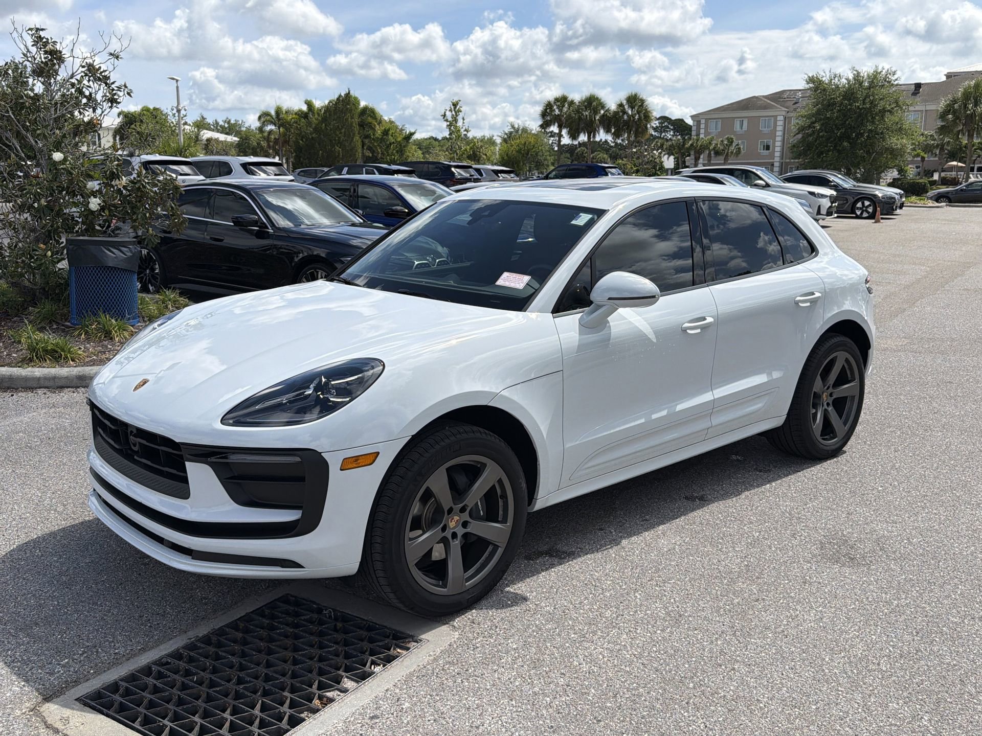 Used 2026 Porsche Macan AWD/4WD image 7