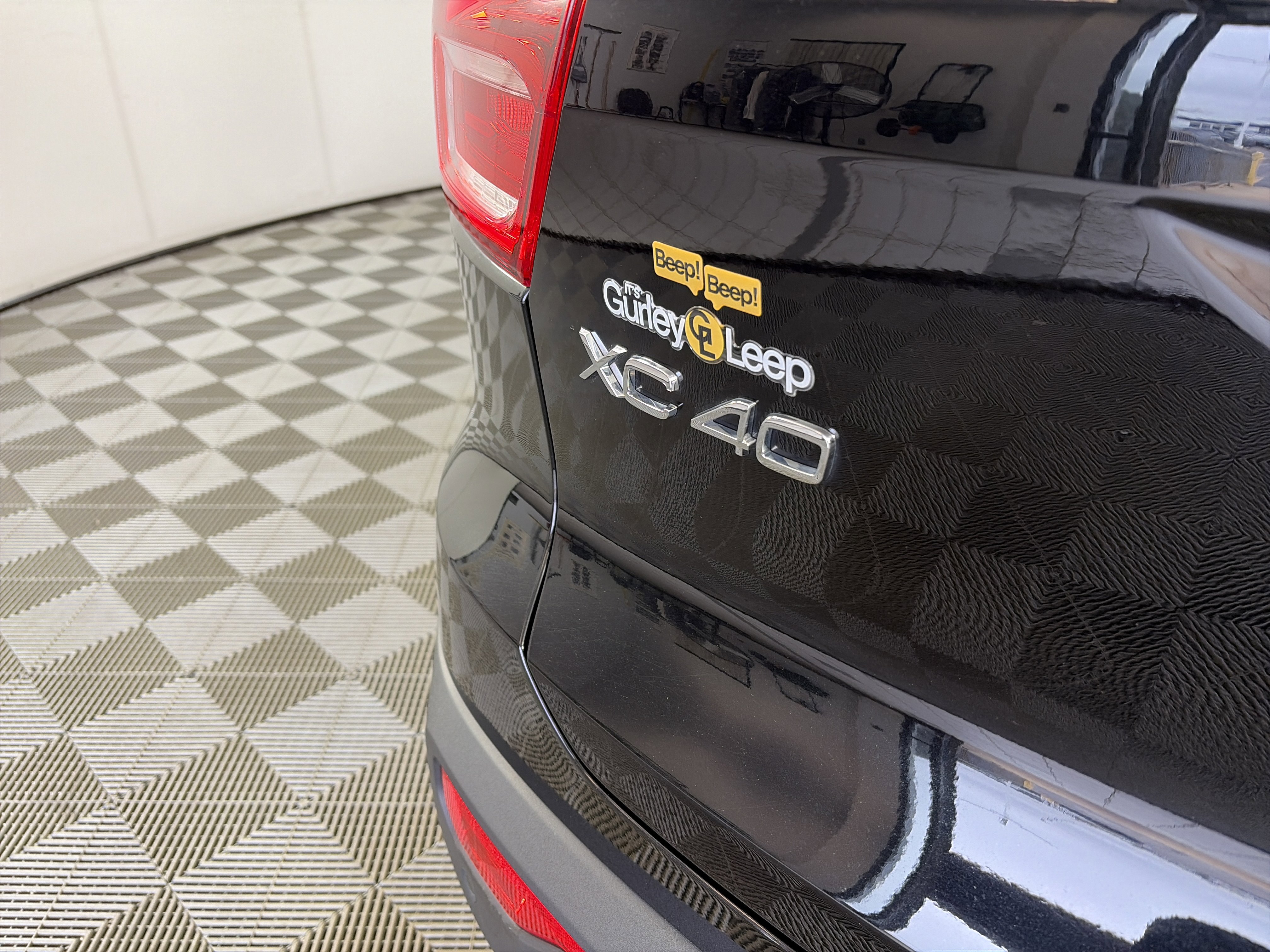 Used 2025 Volvo XC40 B5 Core image 16