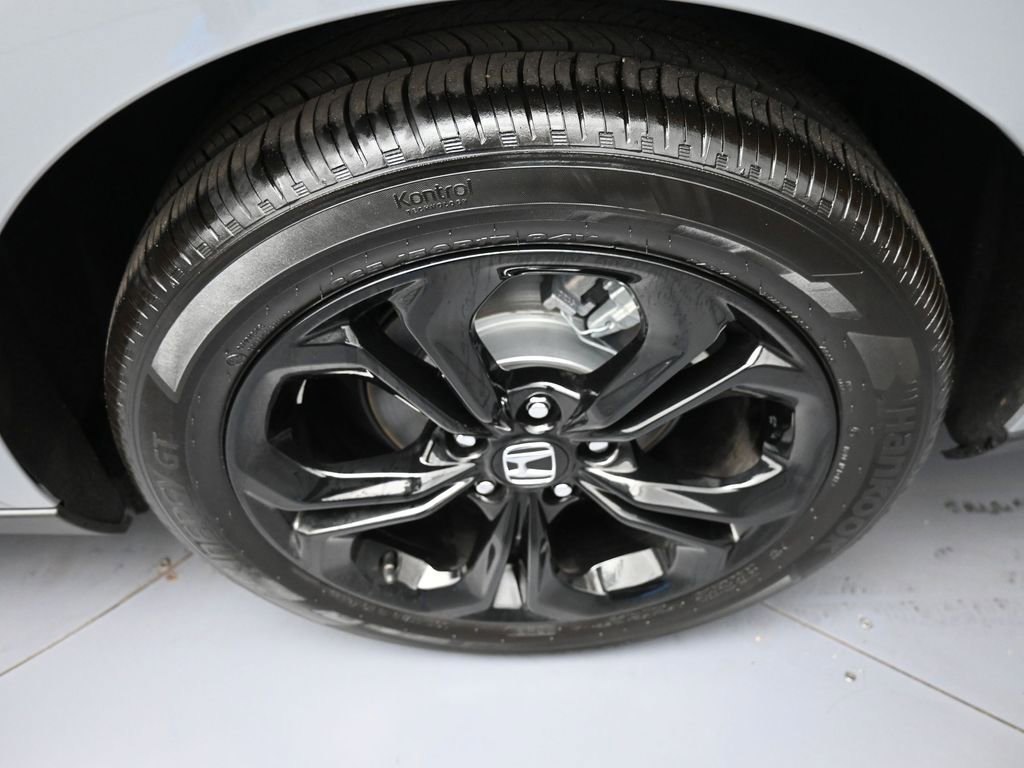 Used 2025 Honda Accord SE image 15