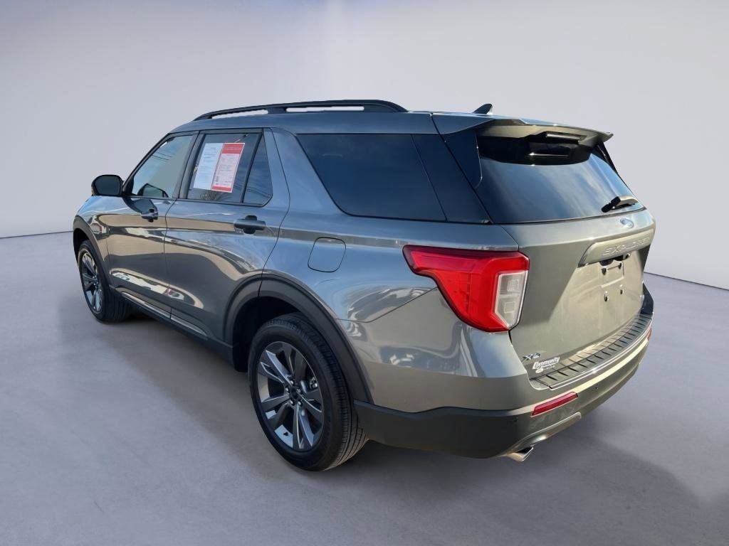 Used 2023 Ford Explorer XLT w/ Equipment Group 202A image 5