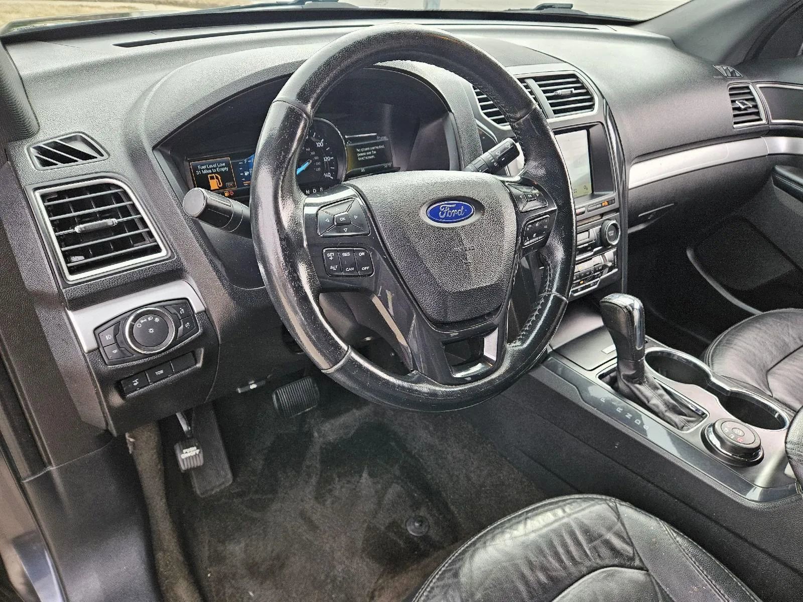 Used 2017 Ford Explorer XLT w/ Equipment Group 202A AWD/4WD image 12