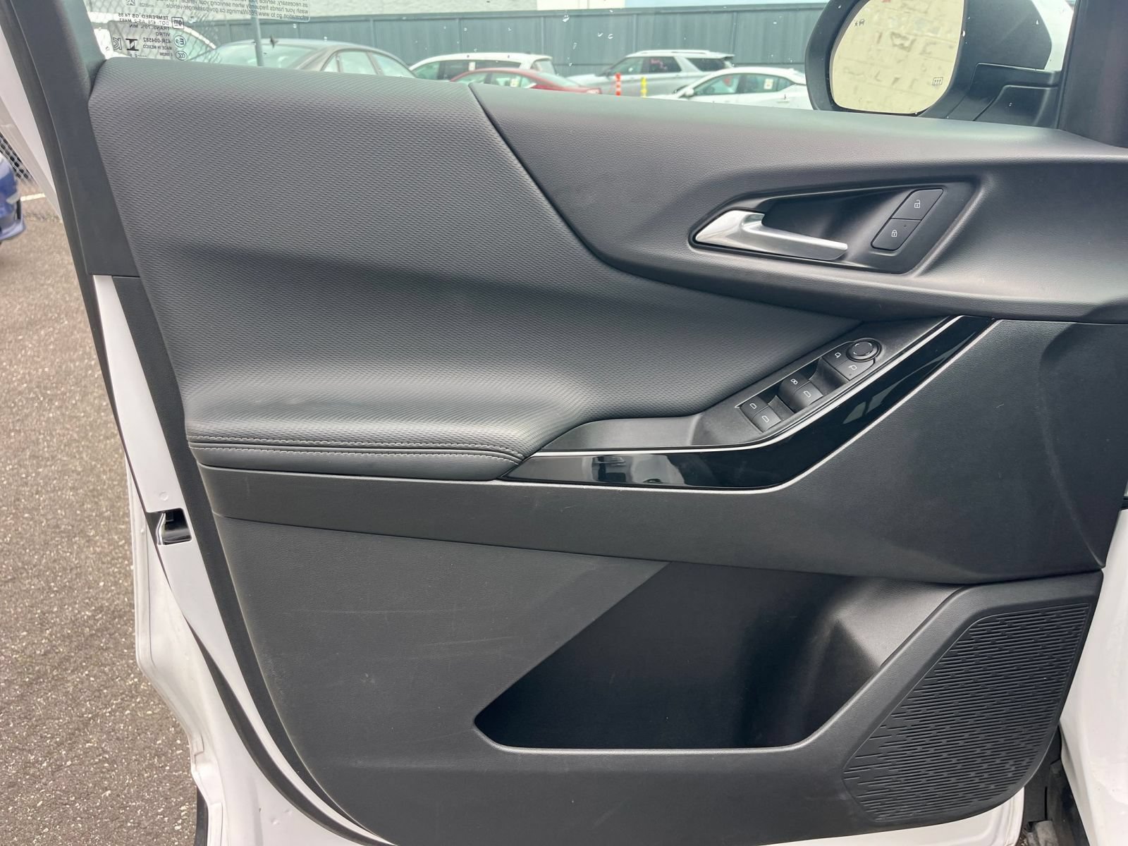 Used 2025 Chevrolet Equinox LT FWD image 18