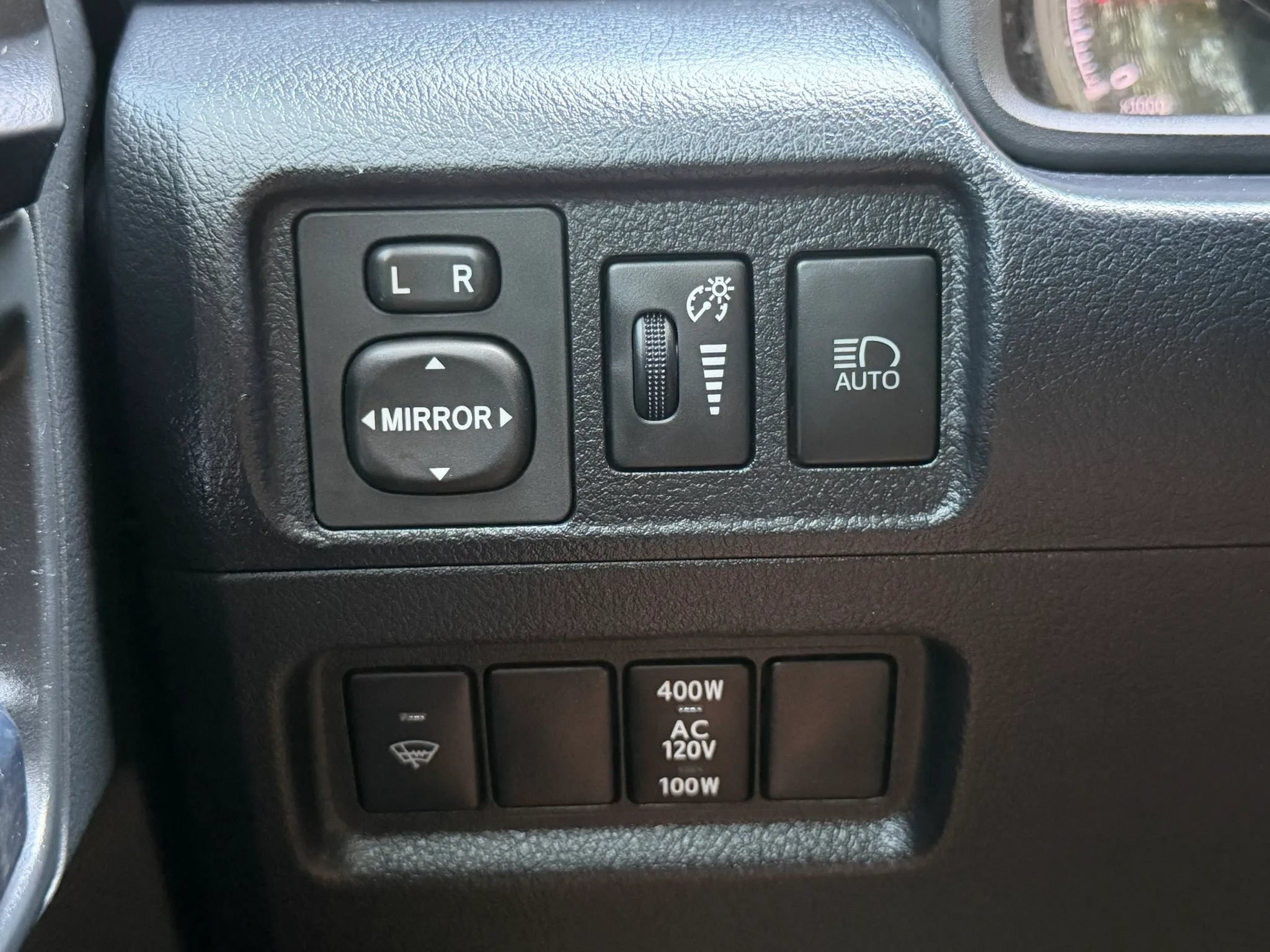 Used 2020 Toyota 4Runner Venture w/ Moonroof Package AWD/4WD image 25