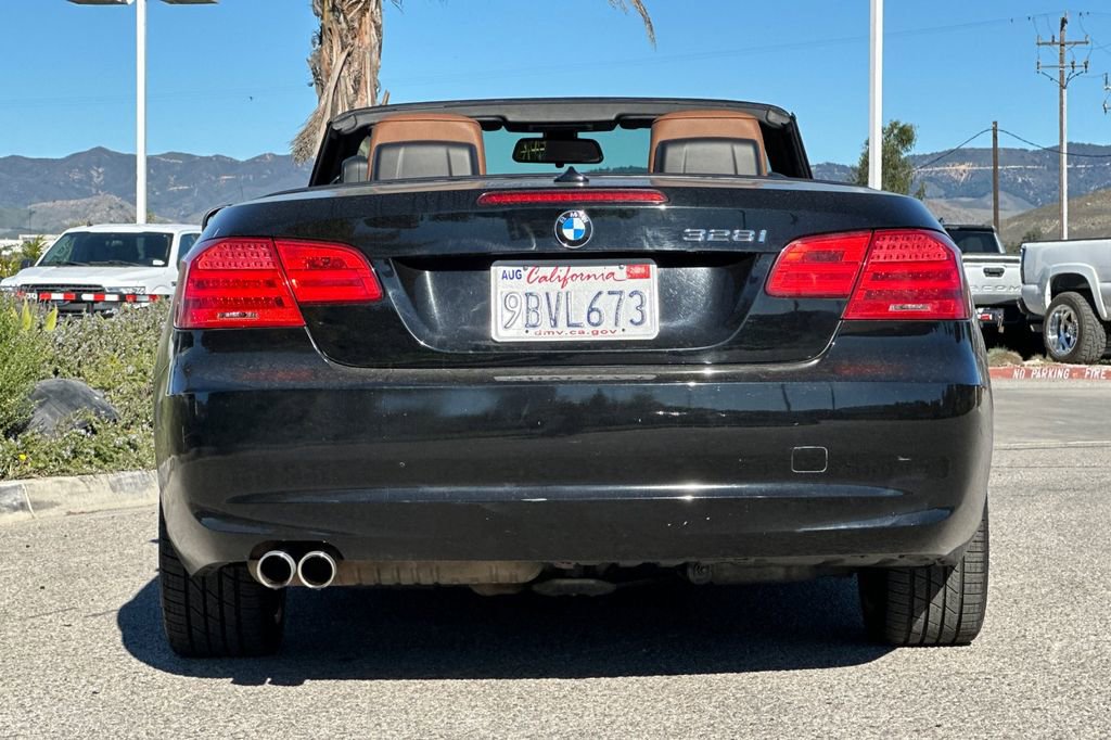 Used 2011 BMW 328i Convertible image 4