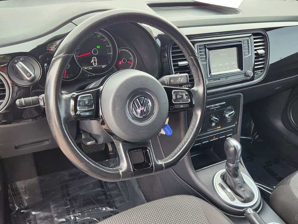 Used 2019 Volkswagen Beetle 2.0T SE FWD image 3