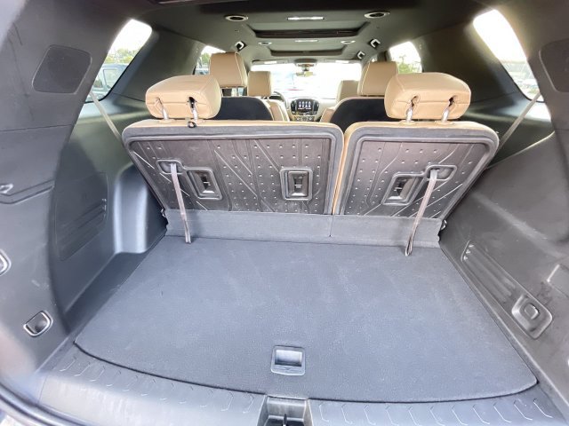 Used 2023 Chevrolet Traverse Premier FWD image 34