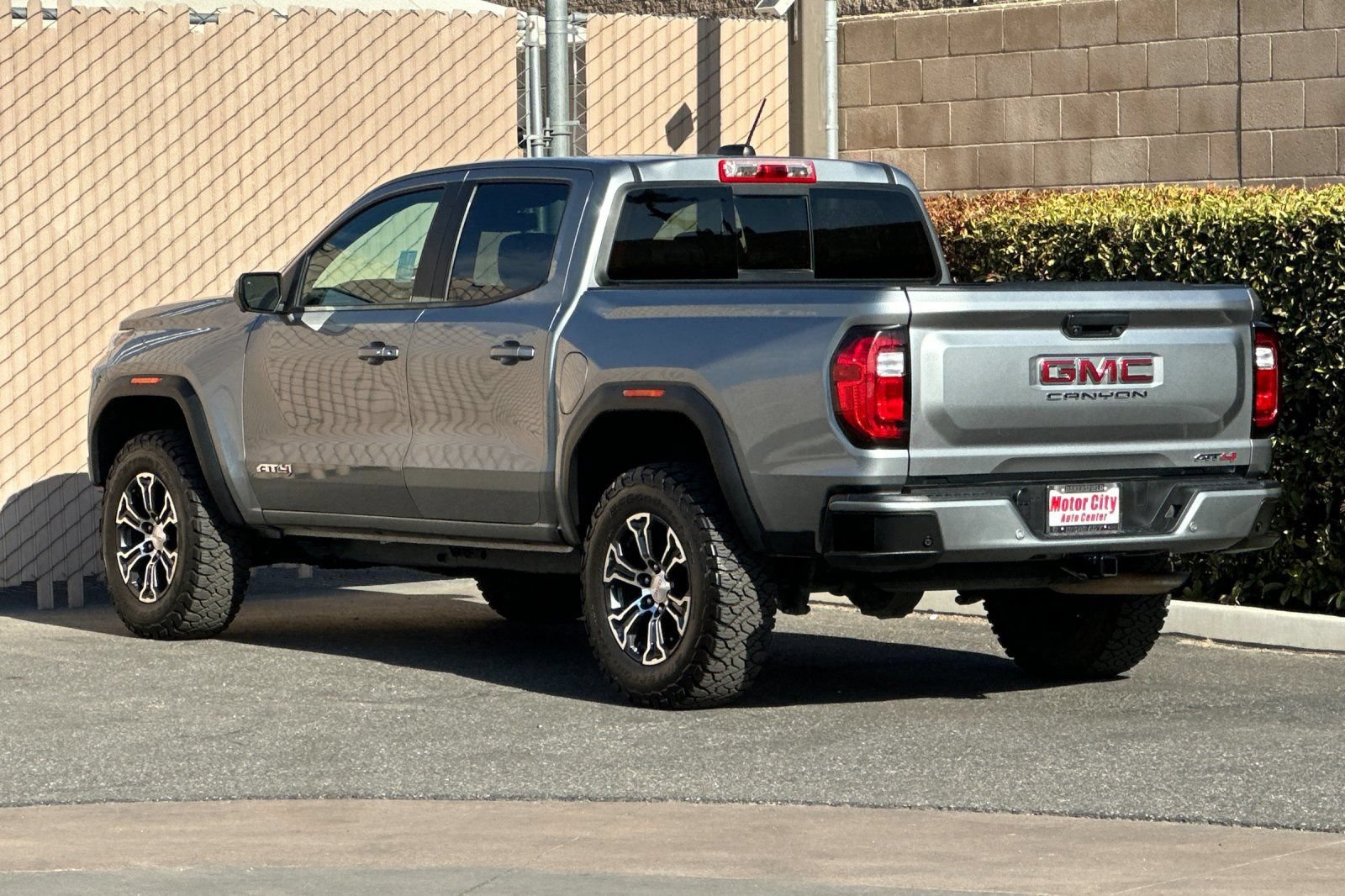 Certified 2023 GMC Canyon AT4 w/ AT4 Premium Package AWD/4WD image 6