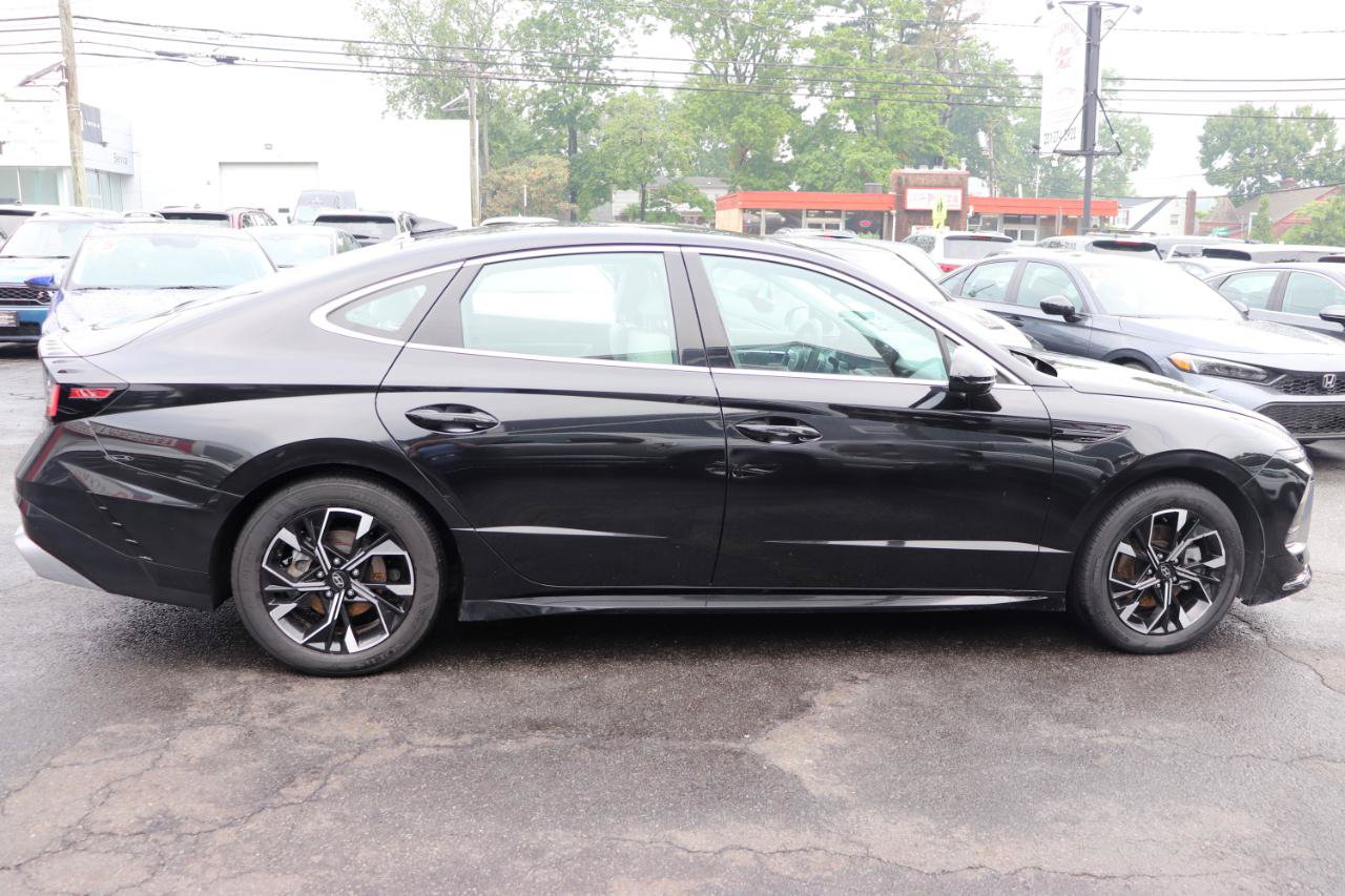 Used 2025 Hyundai Sonata SEL FWD image 6
