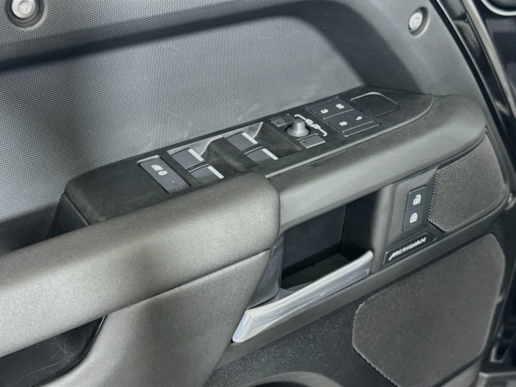 Used 2025 Land Rover Defender 110 S AWD/4WD image 18
