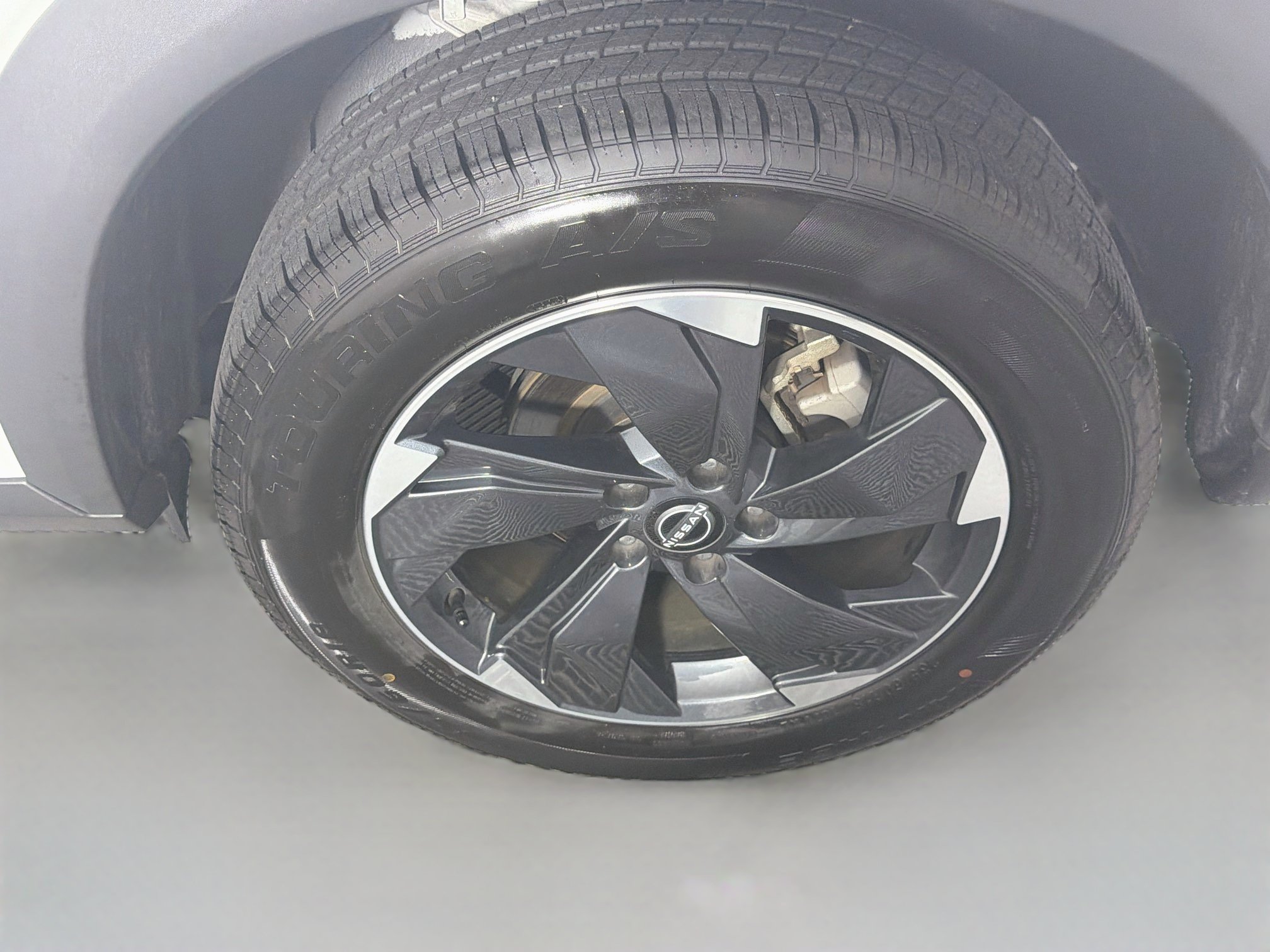 Used 2025 Nissan Rogue SV AWD/4WD image 11