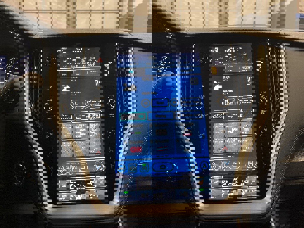 Certified 2025 Subaru Outback Premium w/ Popular Package #1A image 22