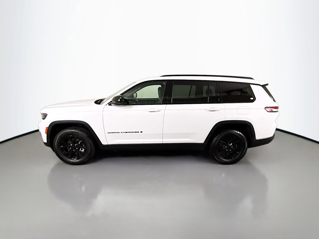 Used 2025 Jeep Grand Cherokee L Altitude image 4
