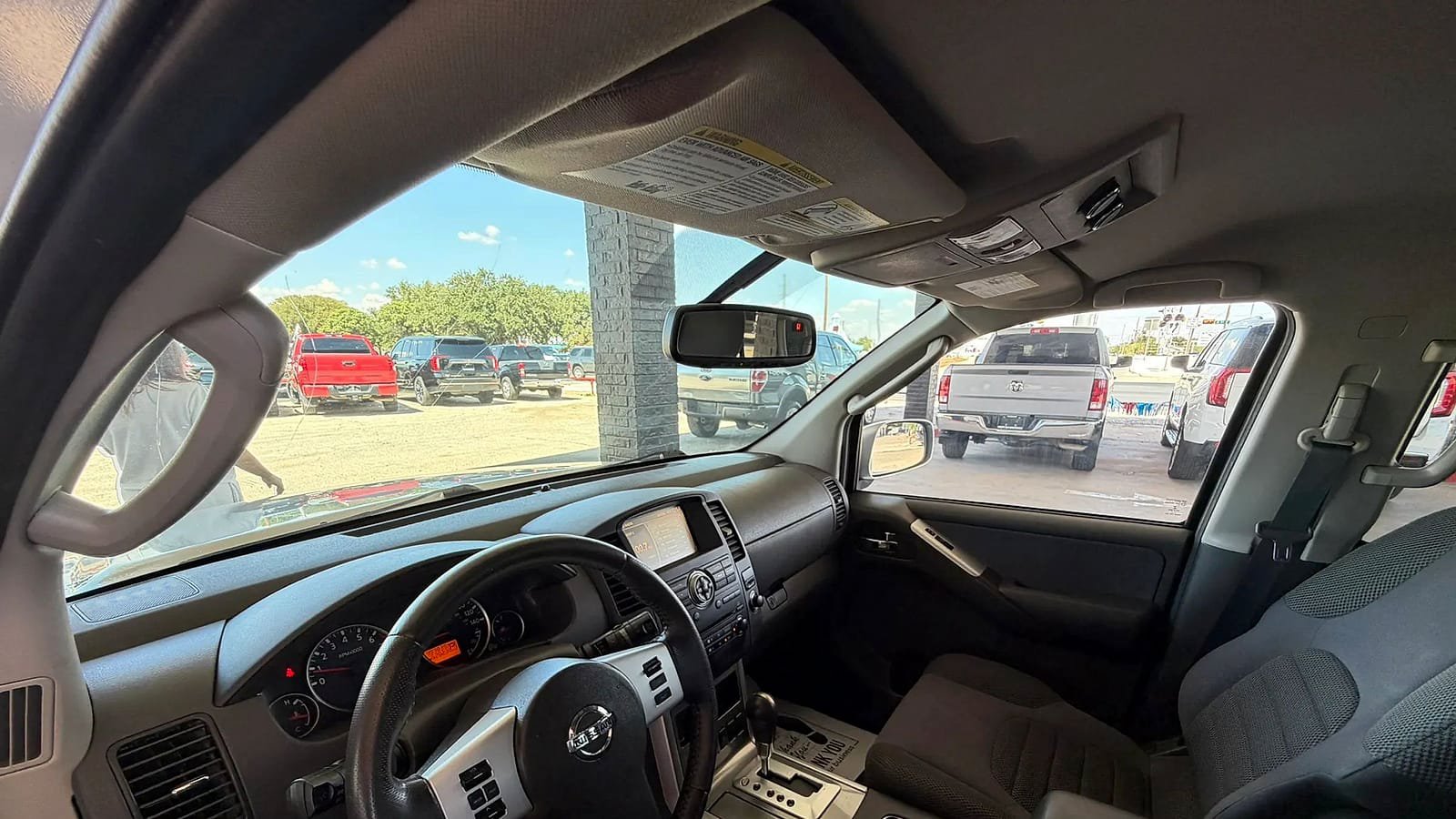 Used 2011 Nissan Pathfinder SV RWD image 23