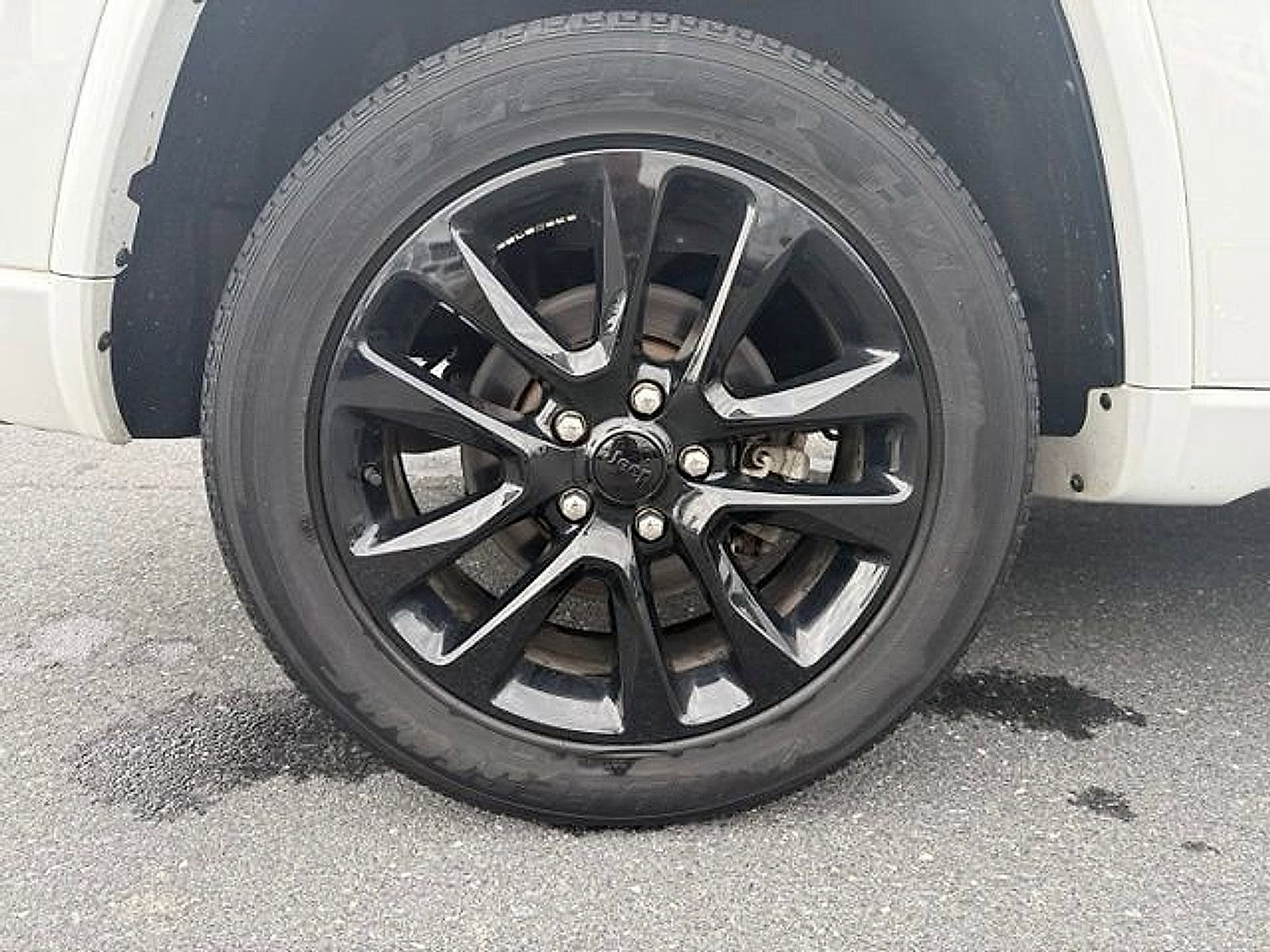 Used 2021 Jeep Grand Cherokee Laredo X AWD/4WD image 29