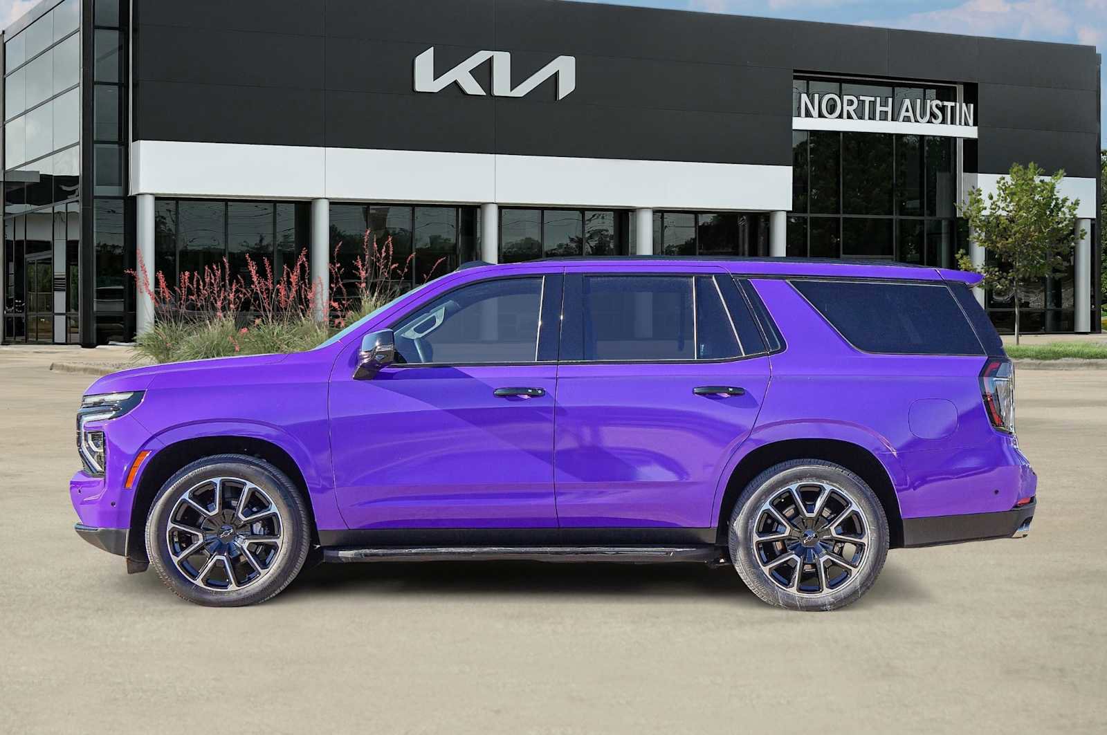 Used 2025 Chevrolet Tahoe RST w/ RST Capability Package image 4