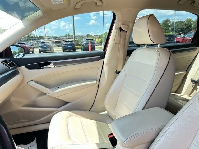 Used 2017 Volkswagen Passat 1.8T R-Line FWD image 28