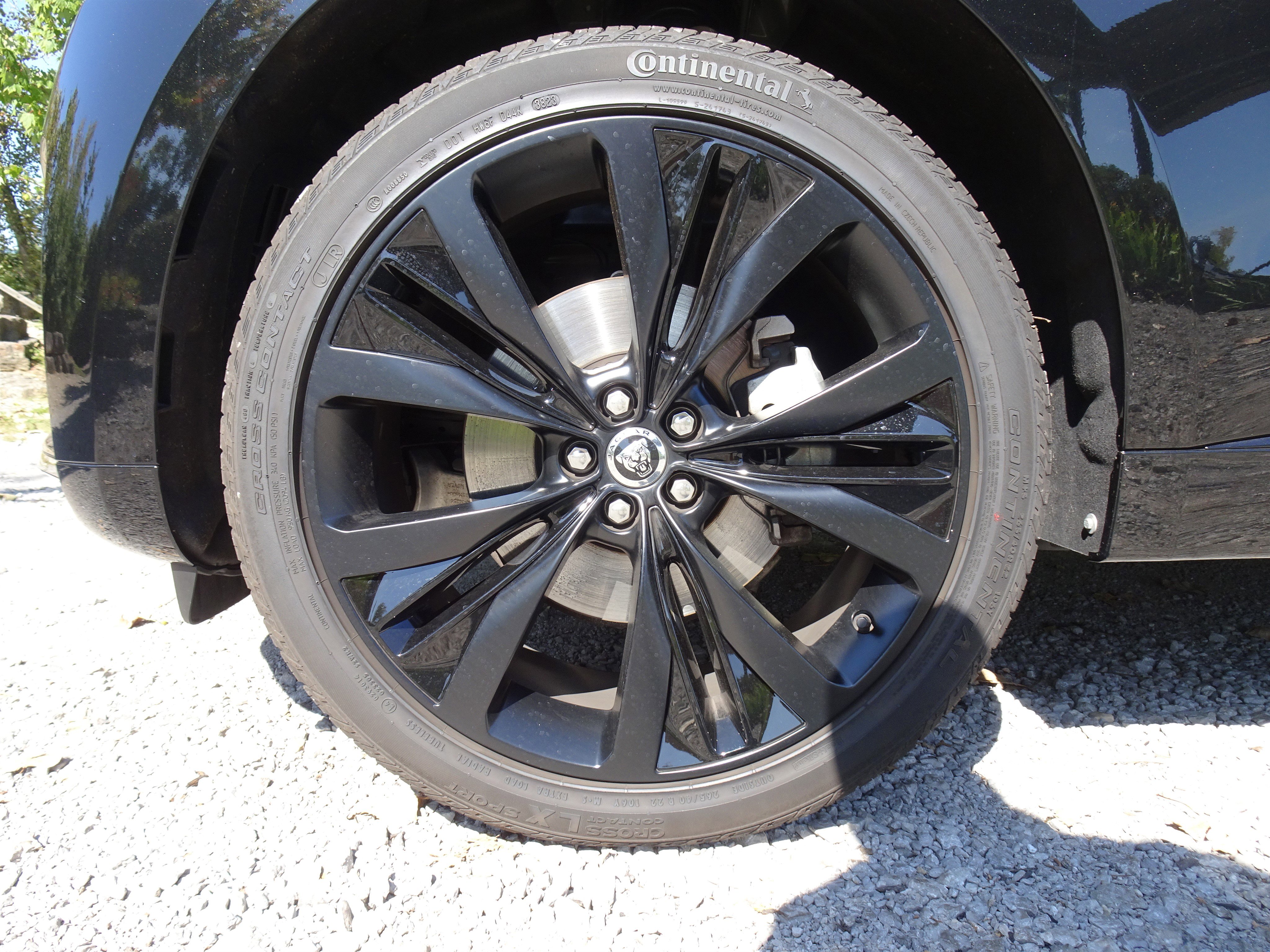 Certified 2025 Jaguar F-PACE R-Dynamic S image 34