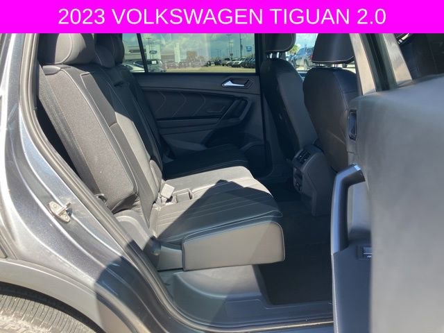 Used 2023 Volkswagen Tiguan SE R-Line image 10