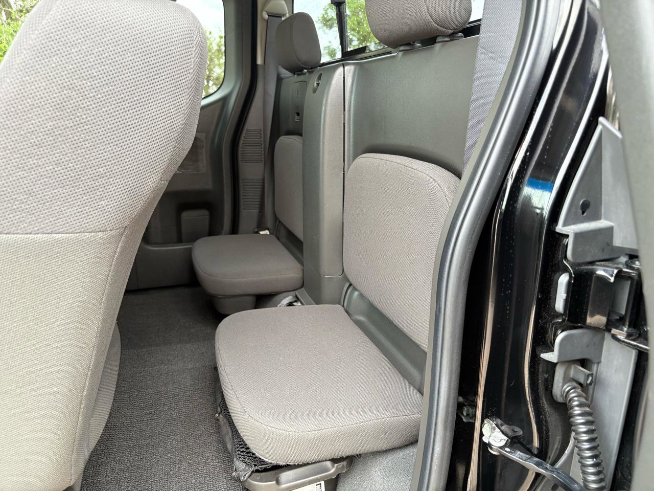 Used 2006 Nissan Frontier XE w/ (G01) XE Preferred Pkg RWD image 42