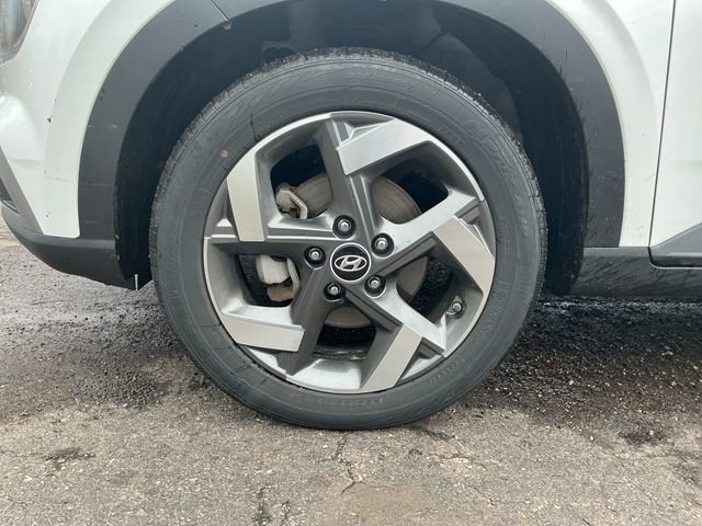 Certified 2024 Hyundai Venue SEL FWD image 25