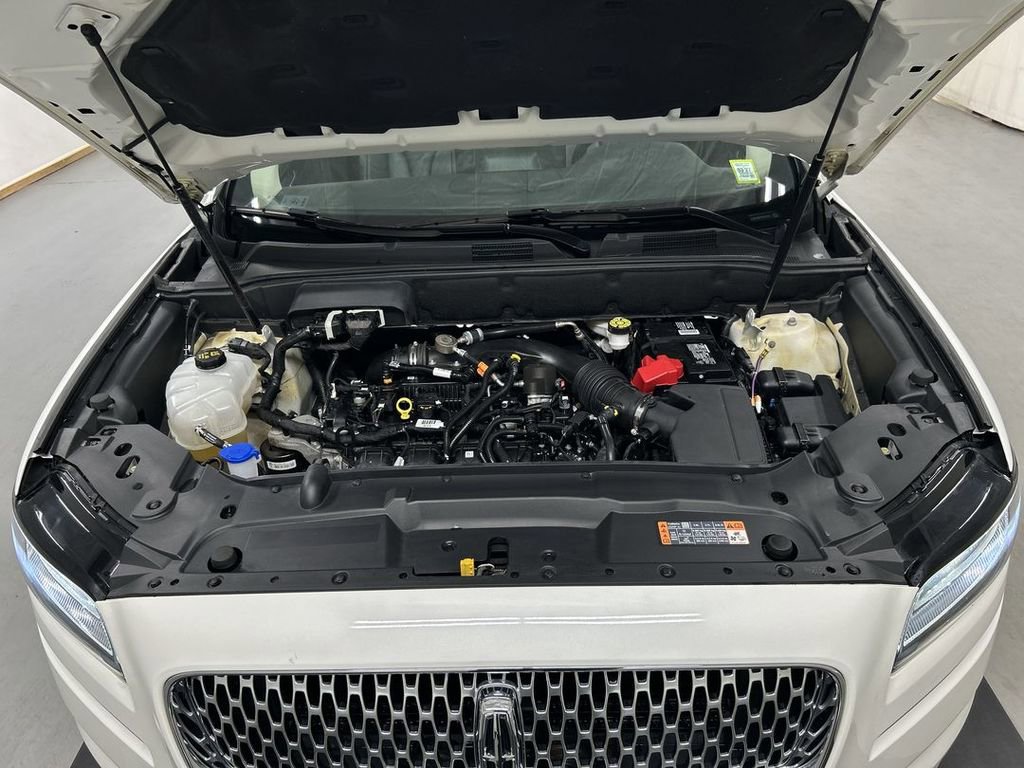 Used 2022 Lincoln Nautilus Reserve w/ Luxury Package image 25