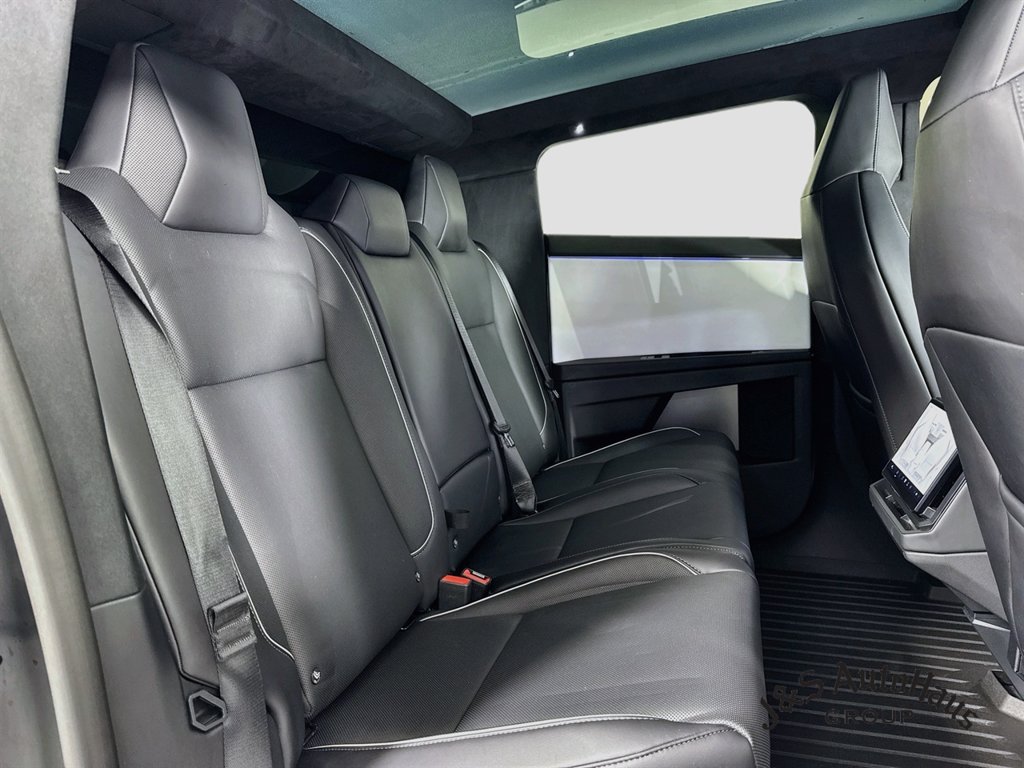 Used 2024 Tesla Cybertruck Cyberbeast AWD/4WD image 35
