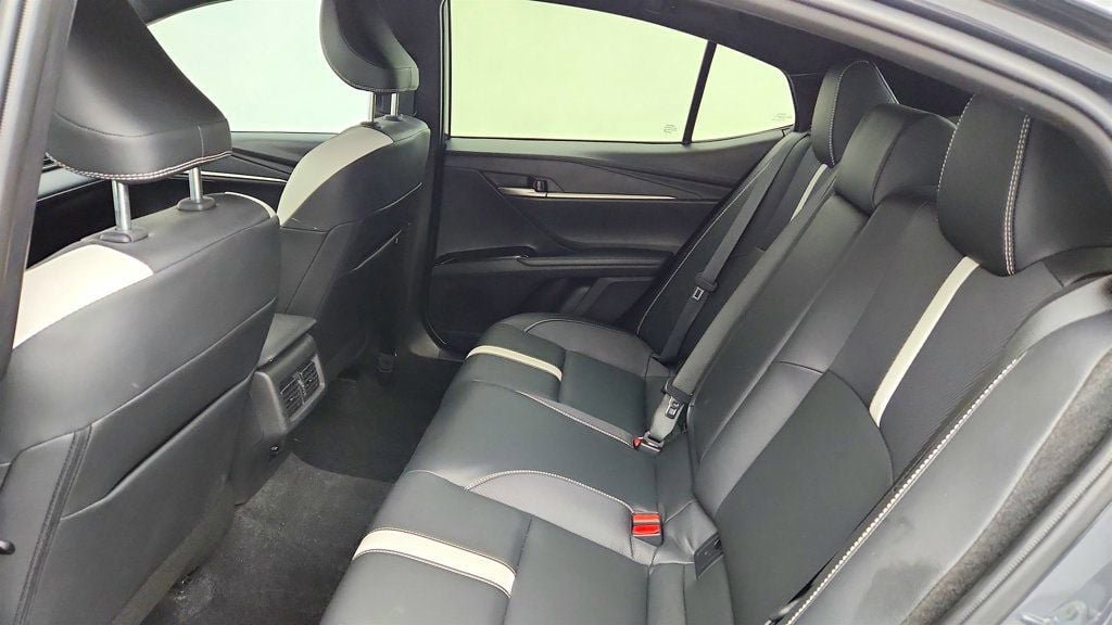 Used 2025 Toyota Camry SE FWD image 18