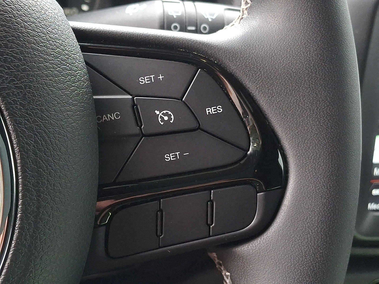 Used 2021 Jeep Renegade Latitude AWD/4WD image 19