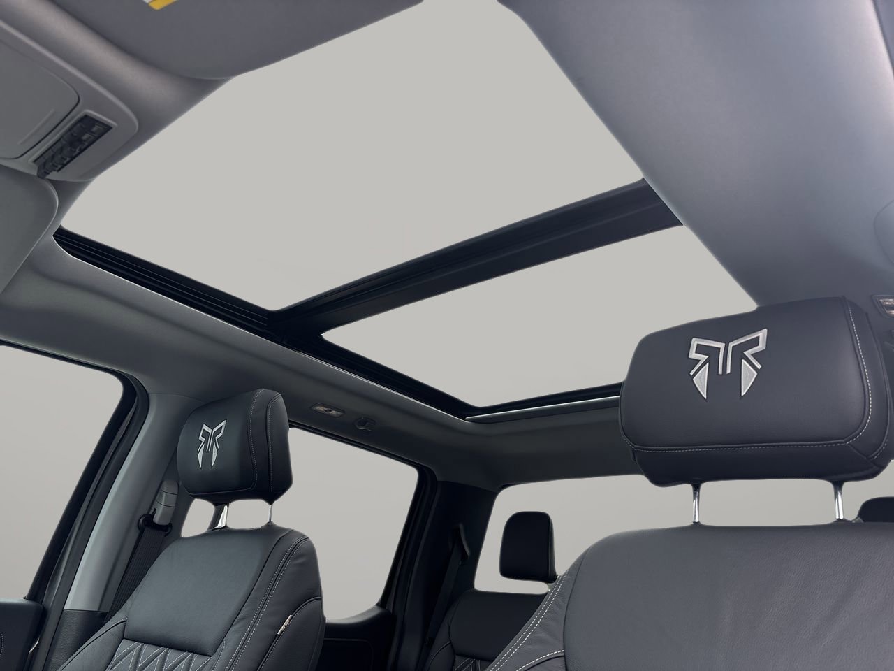 New 2025 Ford F250 XLT w/ Black Appearance Package image 20