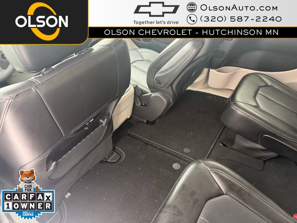 Used 2024 Chrysler Pacifica Touring-L image 14