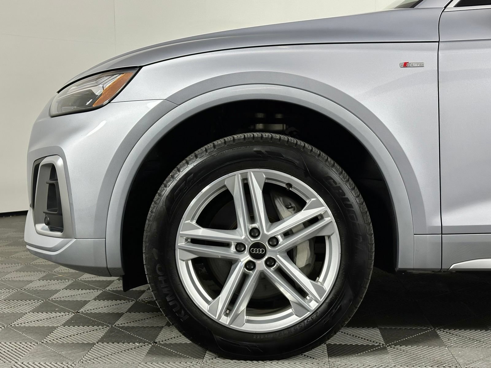 Used 2024 Audi Q5 e Premium Plus AWD/4WD image 8
