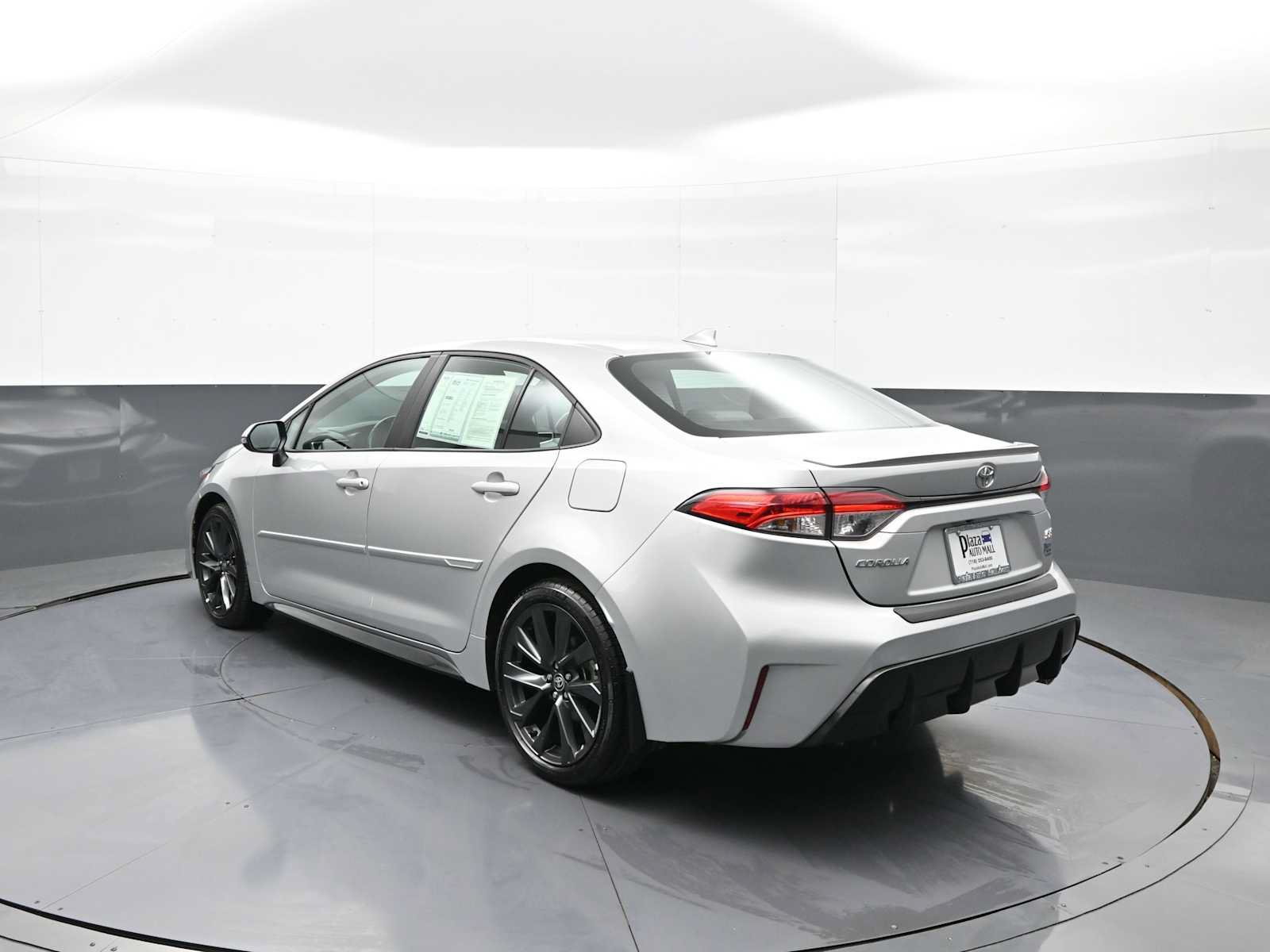 Certified 2024 Toyota Corolla SE FWD image 8