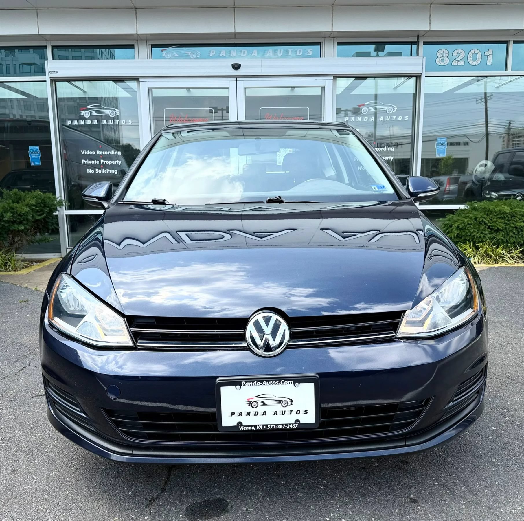 Used 2015 Volkswagen Golf S FWD image 2