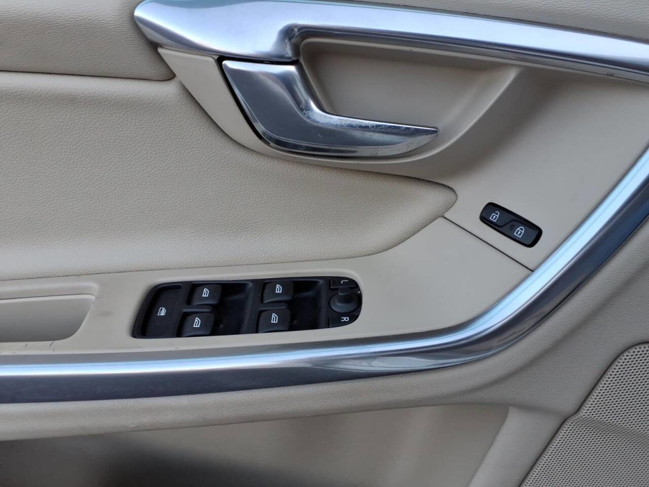 Used 2015 Volvo S60 T5 Premier image 27