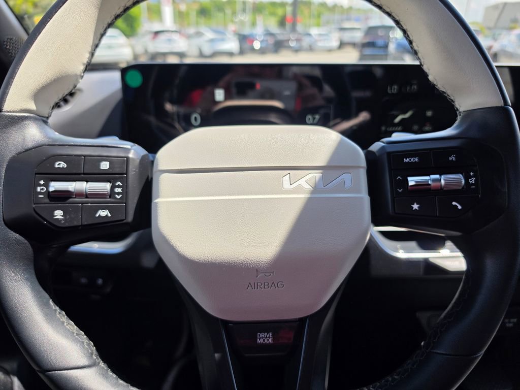 Certified 2025 Kia K4 EX w/ GT-Line Sunroof Package FWD image 18