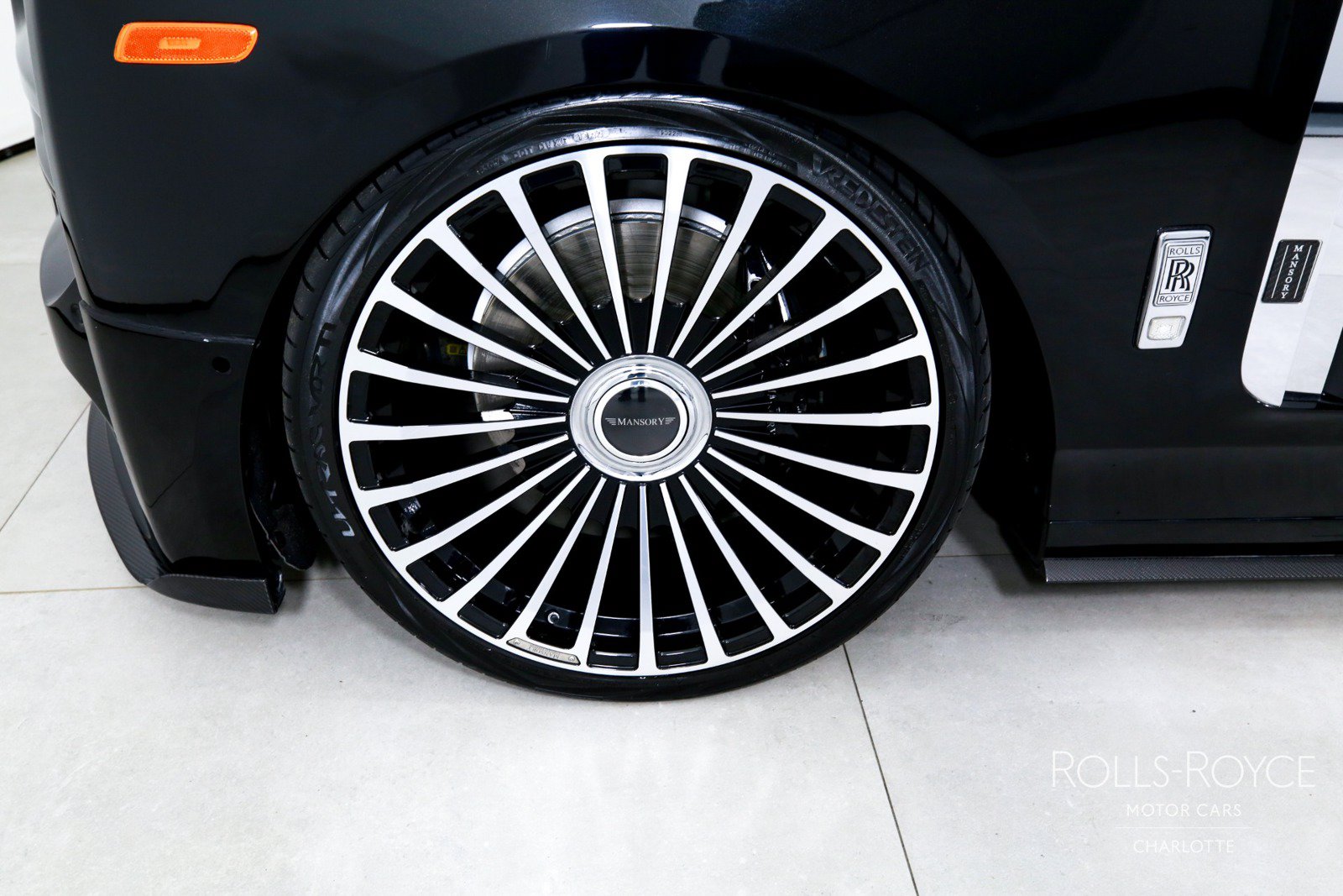 Used 2018 Rolls-Royce Phantom Sedan RWD image 43
