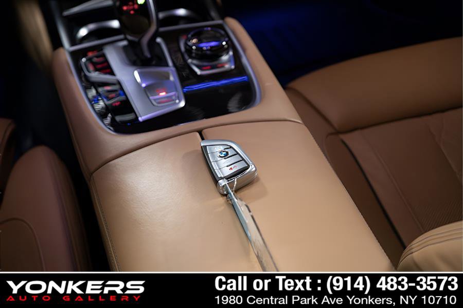 Used 2019 BMW 750i xDrive w/ Executive Package image 19