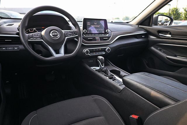 Used 2025 Nissan Altima 2.5 SV image 7