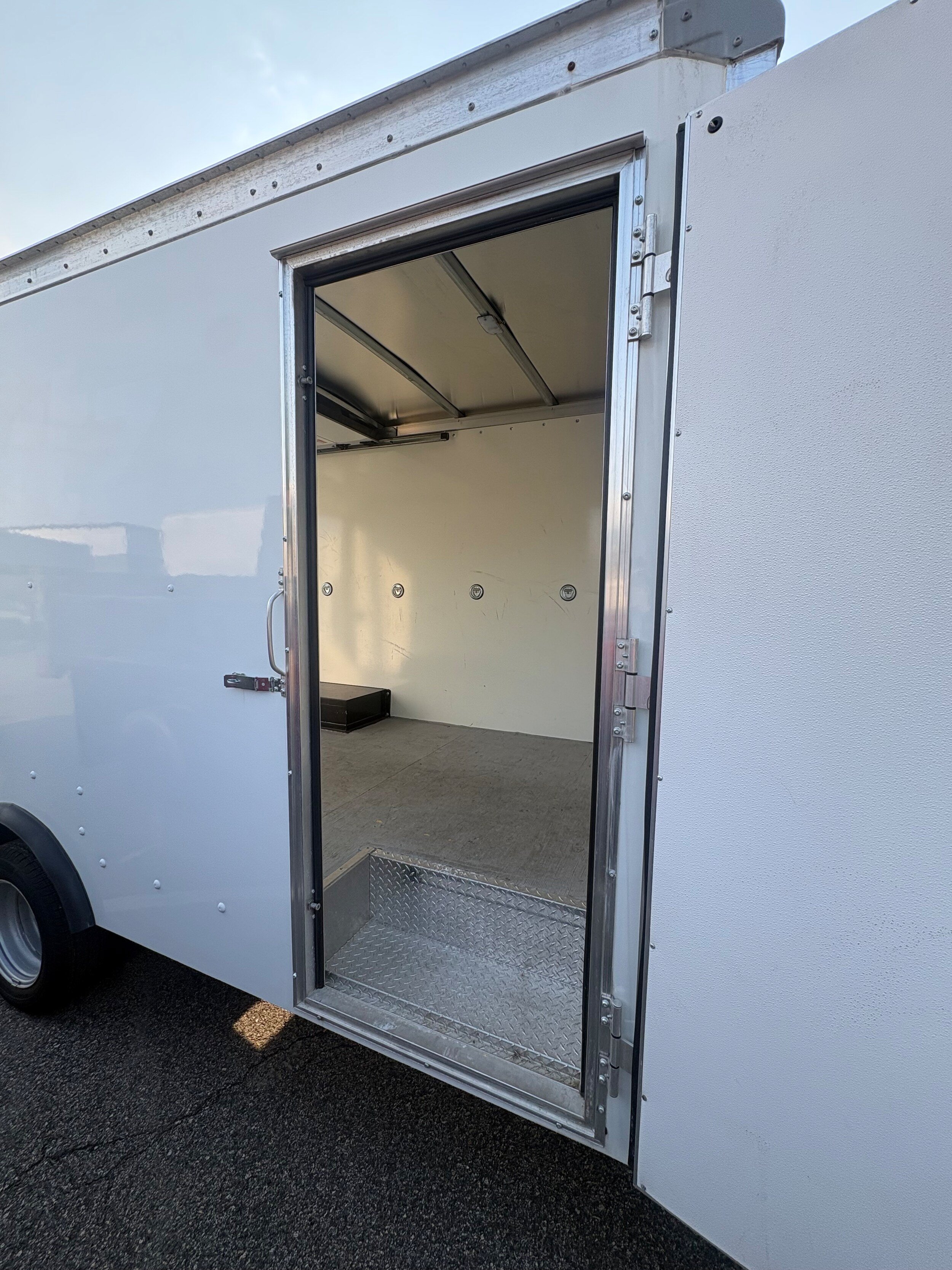 Used 2023 Ford Transit 350 DRW RWD image 15