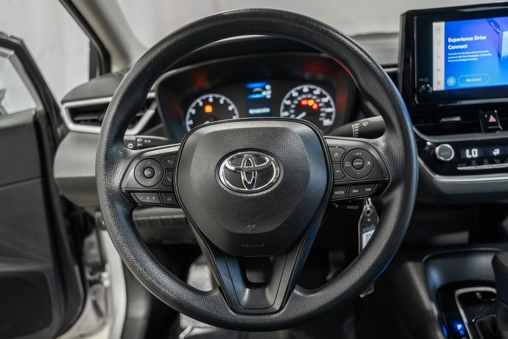 Used 2025 Toyota Corolla LE image 25