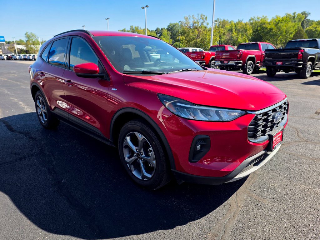 Used 2025 Ford Escape ST-Line Select AWD/4WD image 2