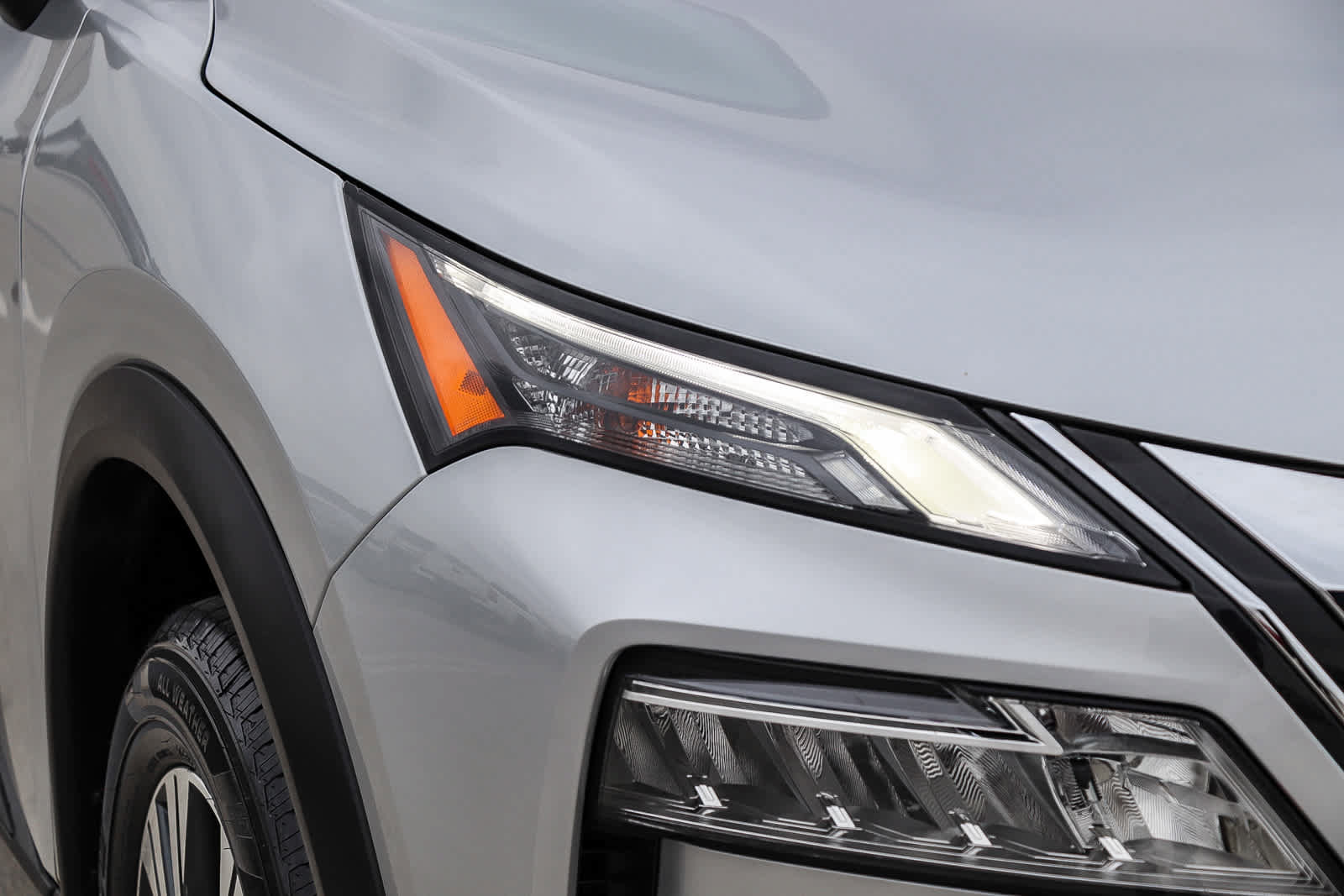 Used 2023 Nissan Rogue SV w/ SV Premium B Package FWD image 4