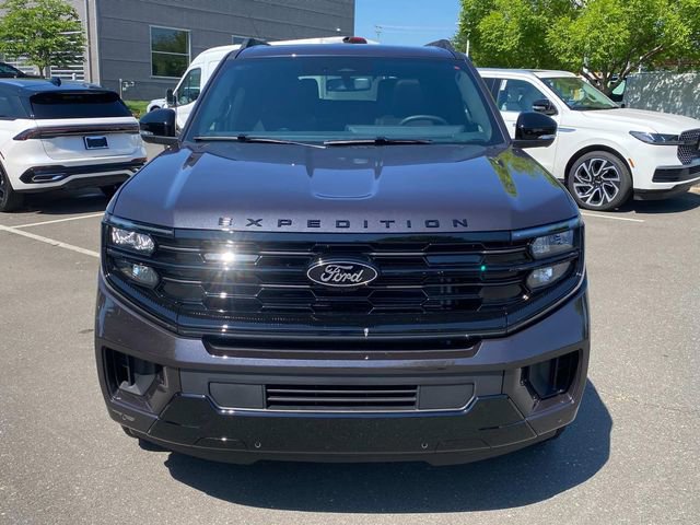 New 2026 Ford Expedition Platinum w/ Stealth Appearance Package AWD/4WD image 2