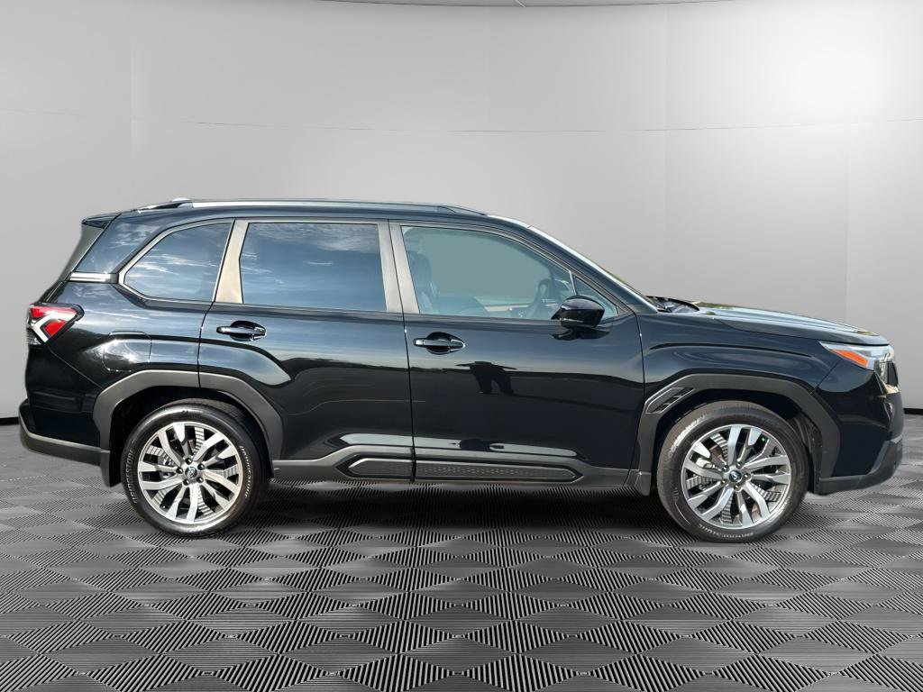 Used 2025 Subaru Forester Touring w/ Popular Package - Touring AWD/4WD image 4