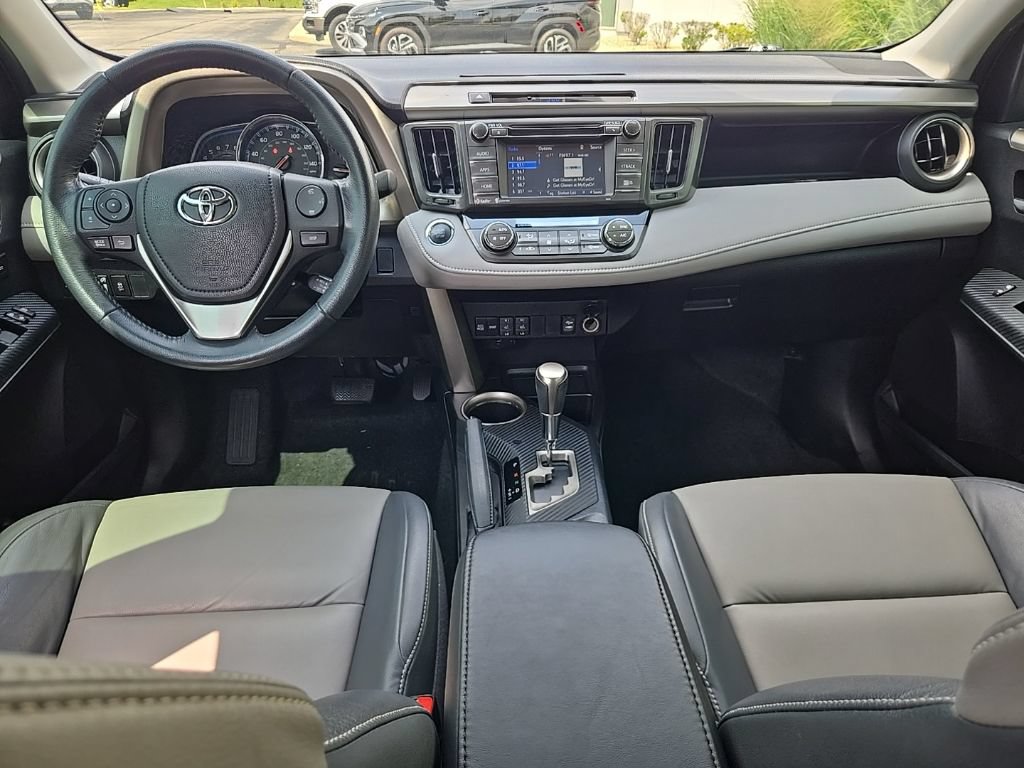 Used 2015 Toyota RAV4 Limited AWD/4WD image 39