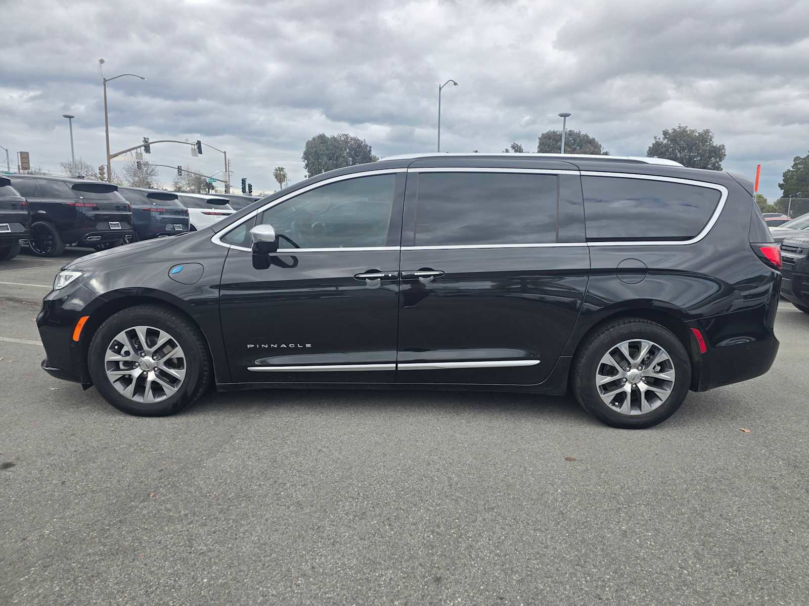 Used 2023 Chrysler Pacifica Pinnacle image 10