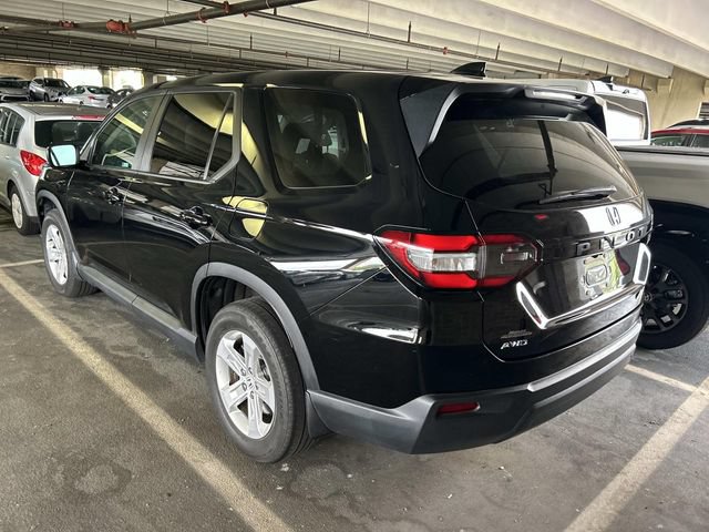Used 2024 Honda Pilot LX image 2